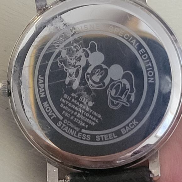 DISNEY 70 years of Friendship Watch Leather Band New Battery Special Edition - Picture 5 of 7